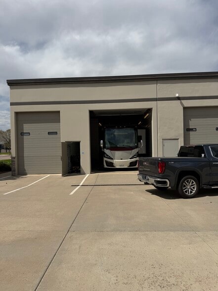 More Photos Of 9181 Commerce Center Cir, Highlands Ranch Self Storage For Sale