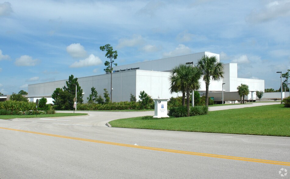 Primary Photo Of 760 NW Enterprise Dr, Port Saint Lucie Manufacturing For Lease
