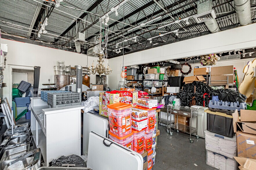 More Photos Of 4950 Government St, Baton Rouge General Retail For Sale
