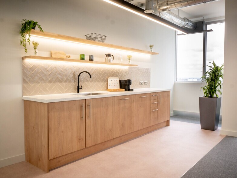 More Photos Of Charles Sq, Bracknell Coworking Space