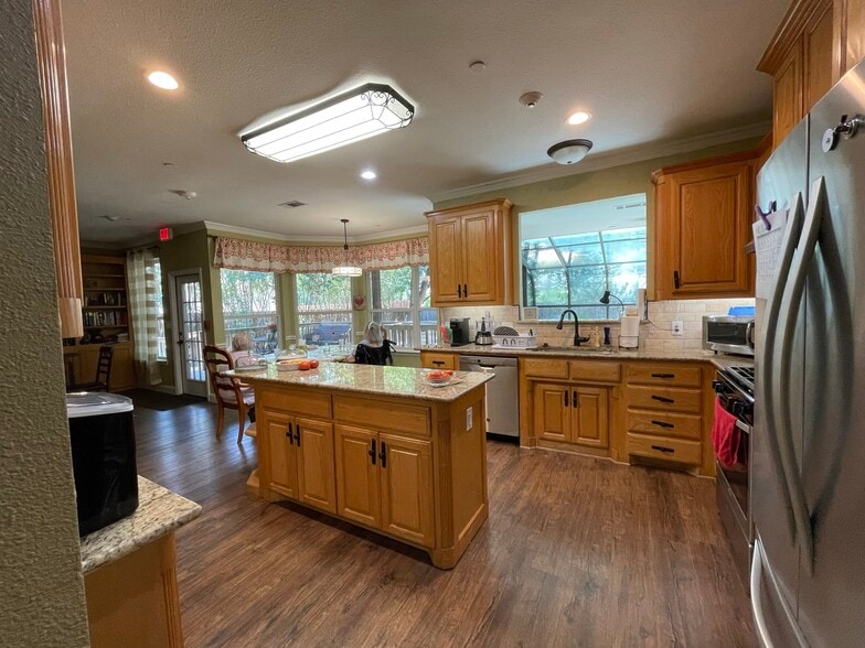 More Photos Of 123 Cedar Ln, Keller Assisted Living For Sale