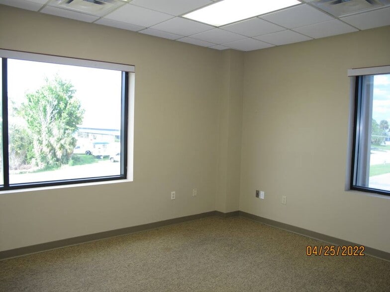 More Photos Of 4502 35th St, Orlando Office Residential For Lease