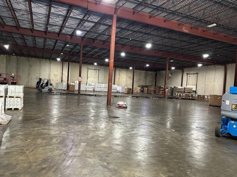 More Photos Of 235-269 Cane Creek Rd, Fletcher Warehouse For Lease
