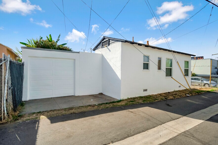 More Photos Of 901 N Maclay Ave, San Fernando Freestanding For Sale