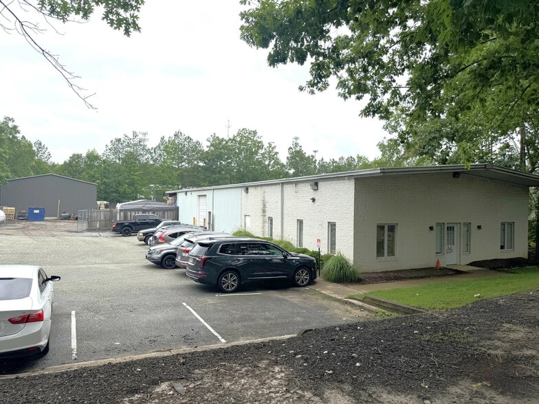 Primary Photo Of 12700 Oak Lake Trl, Midlothian Warehouse For Sale