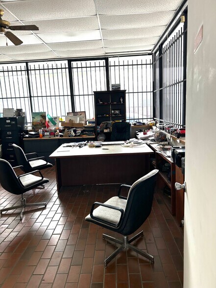 More Photos Of 12405 Hillcroft St, Houston Auto Dealership For Sale