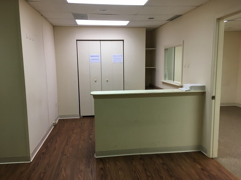 More Photos Of 123 Franklin Corner Rd, Lawrenceville Medical For Sale