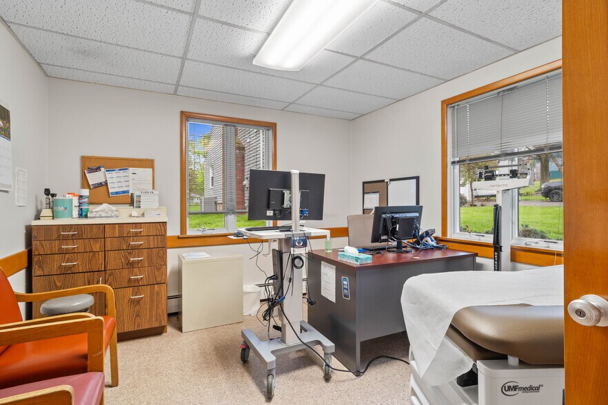 More Photos Of 400 W Butler St, Mercer Medical For Sale