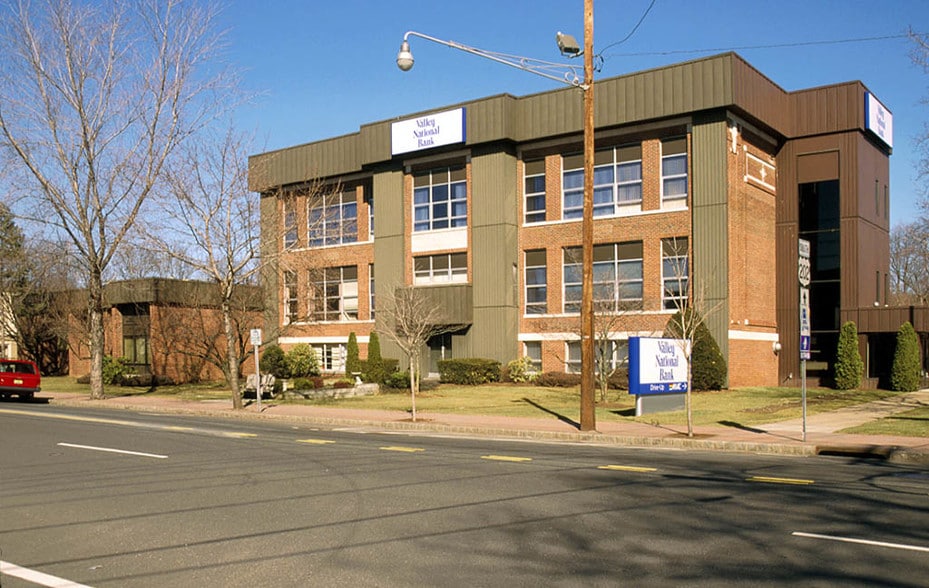 More Photos Of 64 Mountainview Blvd, Wayne Medical For Lease