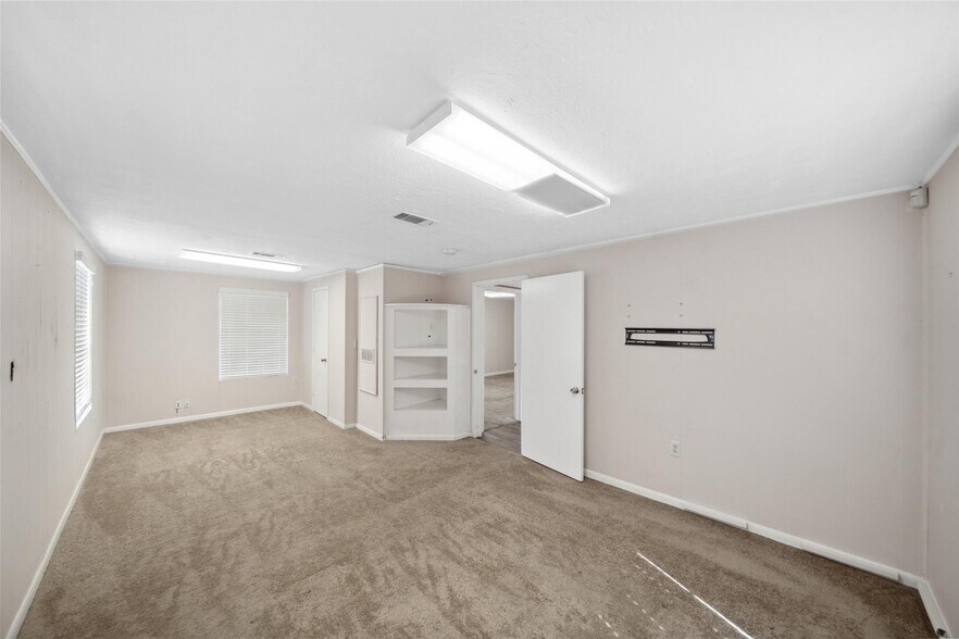 More Photos Of 12284 FM 3083 Rd, Conroe Office For Sale