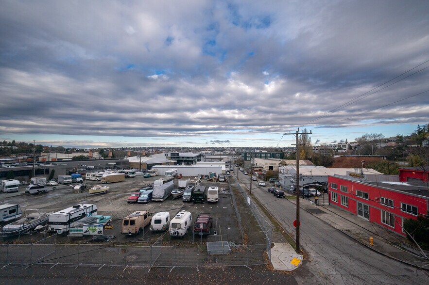 More Photos Of 3257 16th Ave W, Seattle Office For Lease