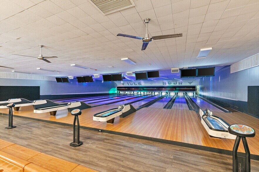 More Photos Of 927 E Railroad St, Sandwich Bowling Alley For Sale