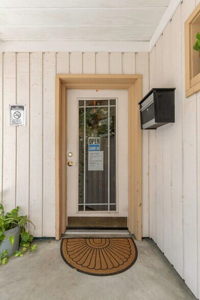 More Photos Of 701 N Hercules Ave, Clearwater Medical For Sale