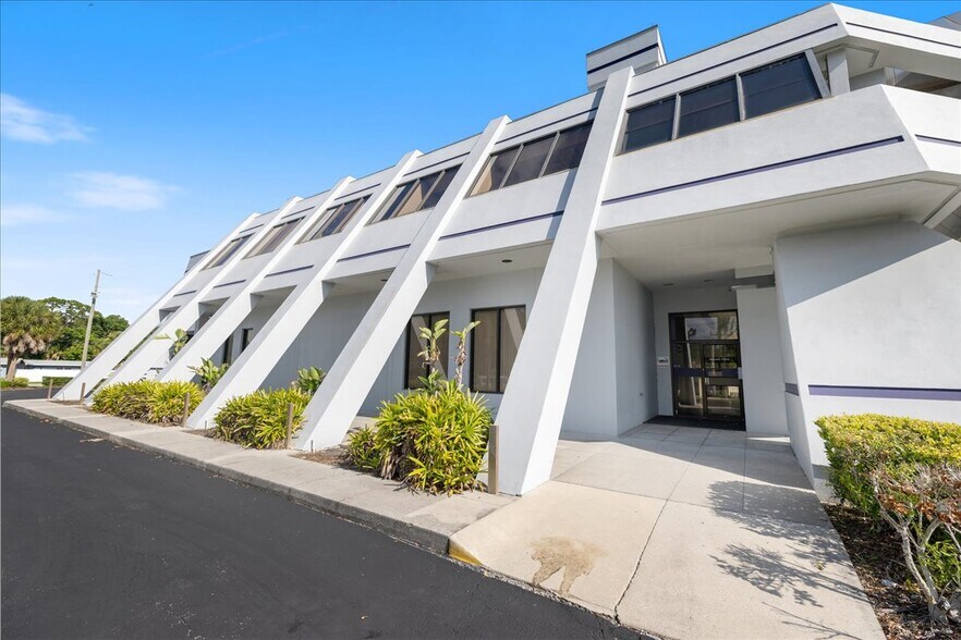 More Photos Of 1000 N Tamiami Trl, Nokomis Bank For Sale