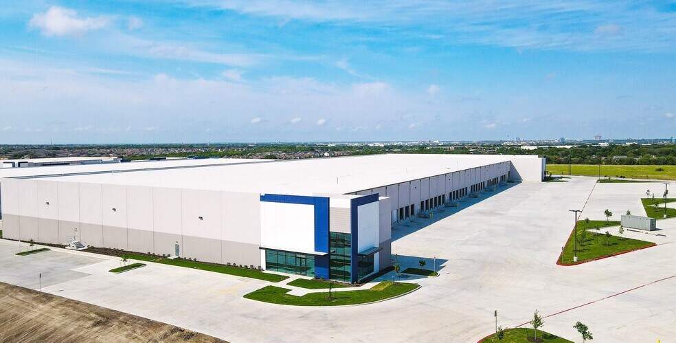 More Photos Of 5935 Eisenhauer Rd, San Antonio Unknown For Lease