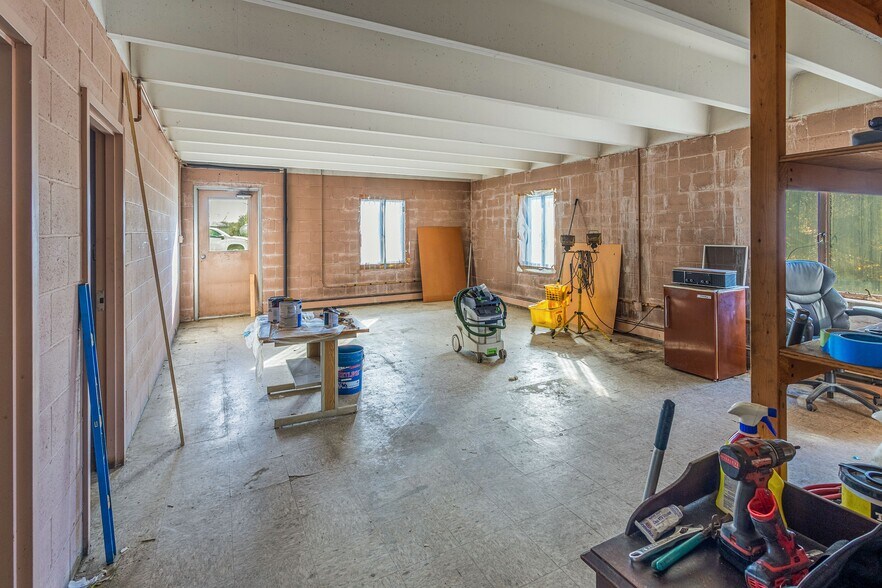 More Photos Of 21 Westford Rd, Ayer Industrial For Lease