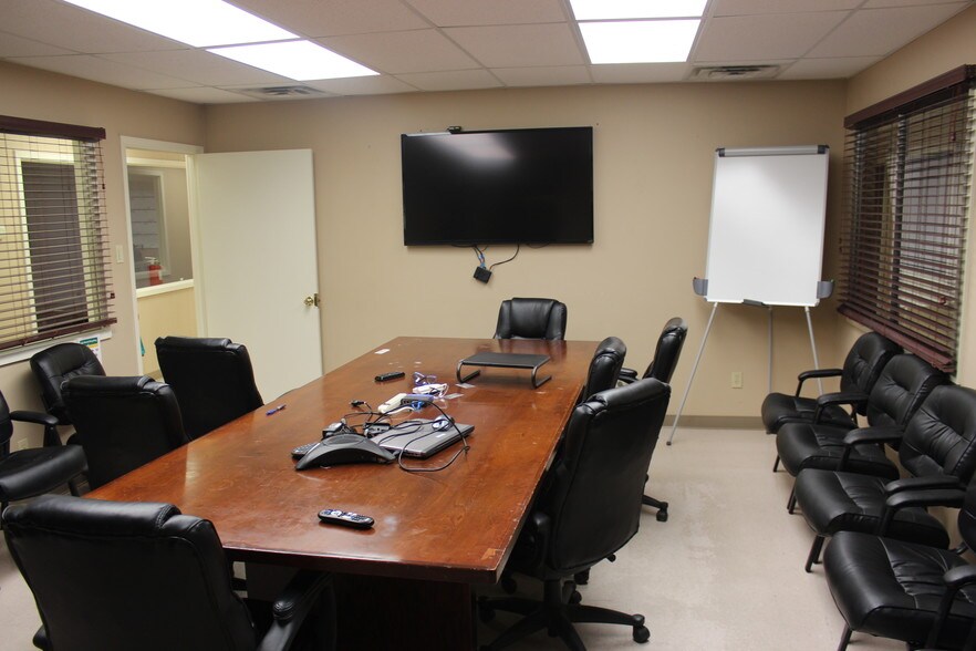 More Photos Of 118 Thruway Park Rd, Broussard Industrial For Sale