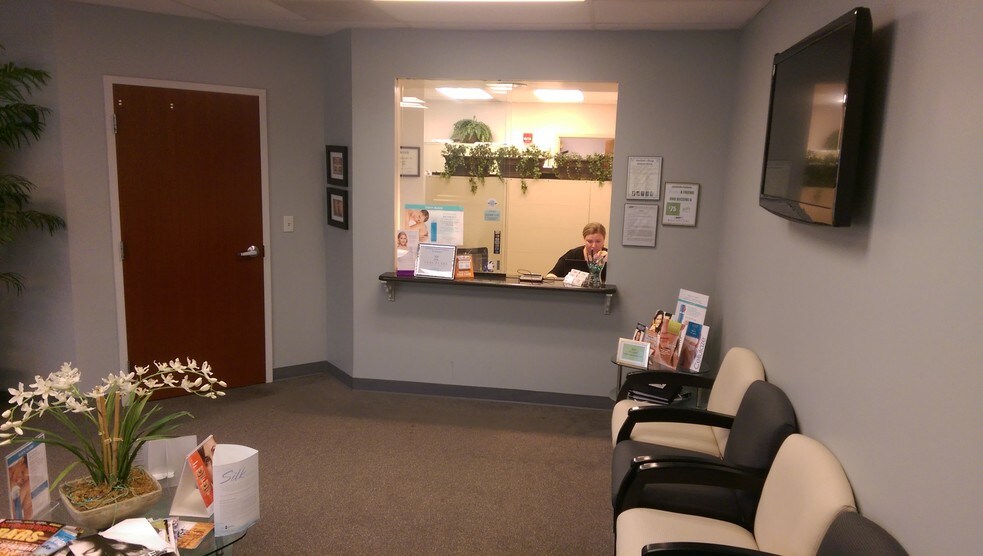 More Photos Of 1860 Town Center Dr, Reston Medical For Sale