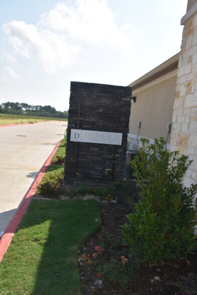 More Photos Of 11023 Northpointe Blvd, Tomball Medical For Sale