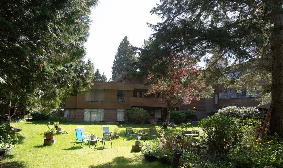 More Photos Of 5525 14 Av, Delta Apartments For Sale