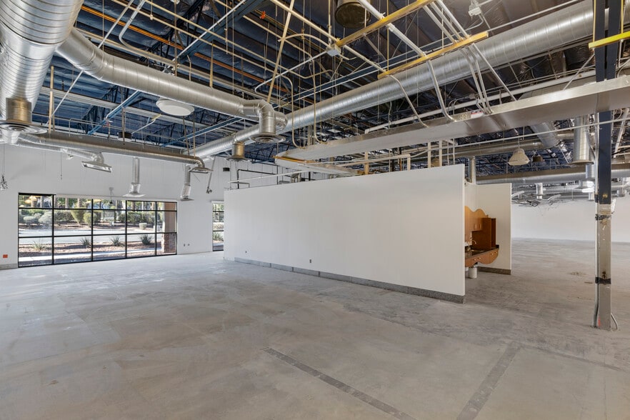 More Photos Of 900 S Pavilion Center Dr, Las Vegas Office For Sale
