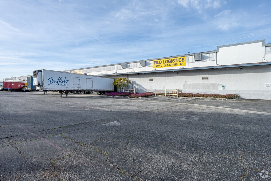More Photos Of 3217 S Garfield Ave, Commerce Manufacturing For Sale