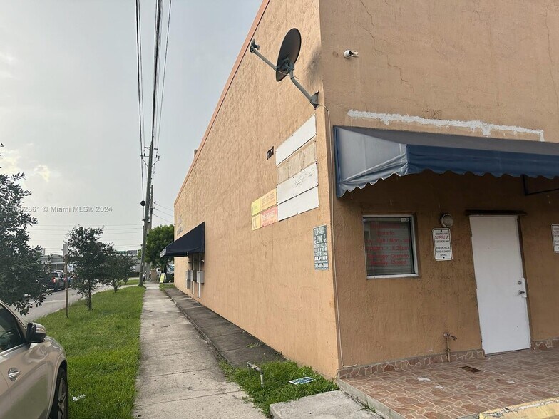More Photos Of 1767 W 37th St, Hialeah Warehouse For Sale