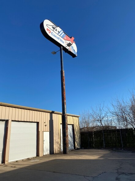 More Photos Of 114 W Fairmeadows Dr, Duncanville Service For Sale