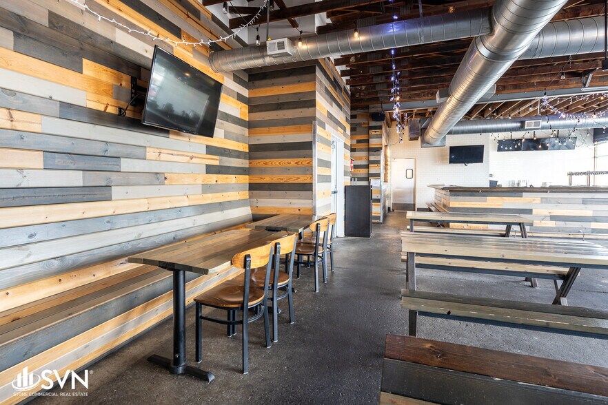 More Photos Of 10318 Taylorsville Rd, Louisville Fast Food For Lease