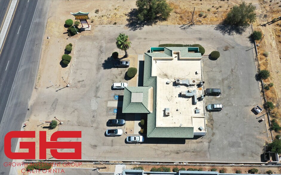More Photos Of 14745 Palmdale Rd, Victorville General Retail For Sale