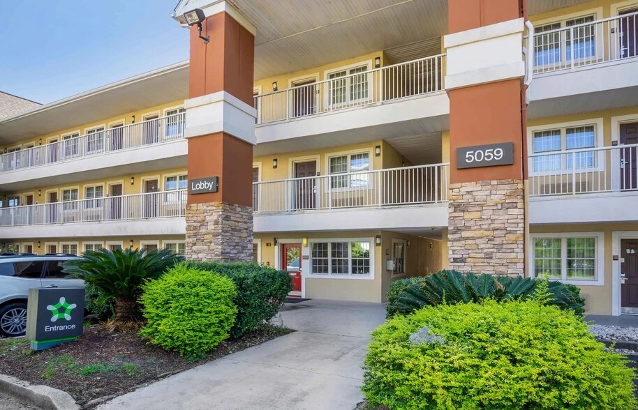 More Photos Of 5059 N Arco Ln, Charleston Hotel For Sale