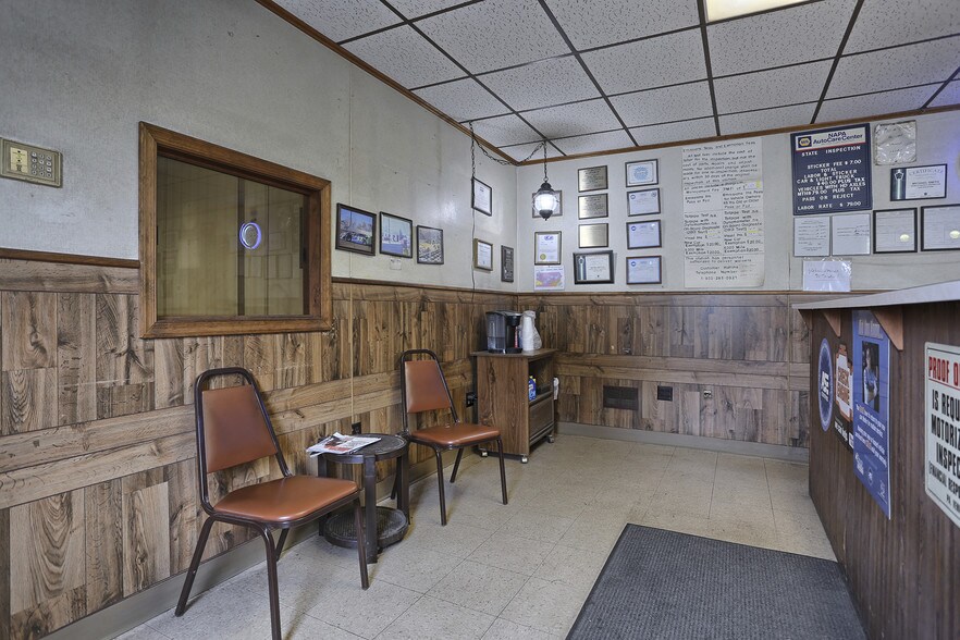 More Photos Of 270 E Lehman St, Lebanon Auto Repair For Sale