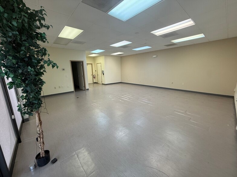 More Photos Of 3220 W Charleston Blvd, Las Vegas Medical For Lease