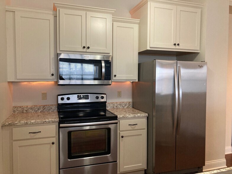 More Photos Of 700 N State St, Freeburg Freestanding For Sale
