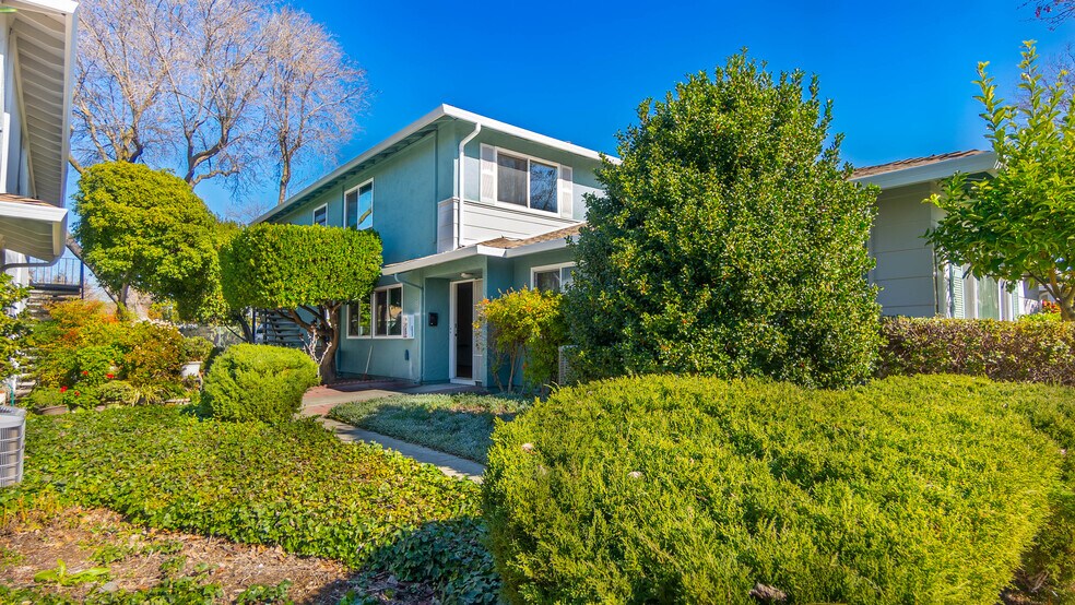 More Photos Of 1093 Del Rio Circle, Concord Apartments For Sale