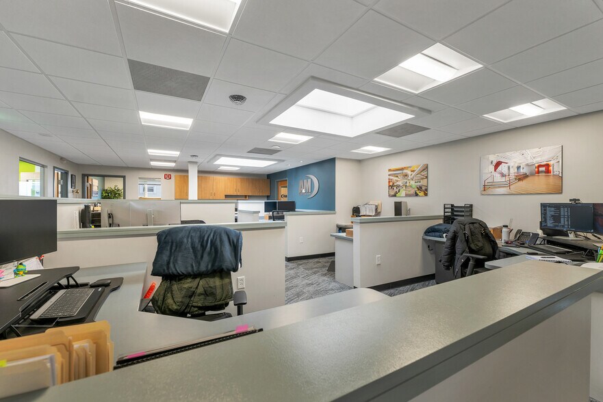 More Photos Of 36 W Water St, Wakefield Office For Sale