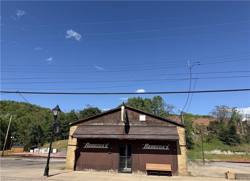 Primary Photo Of 202 N Chester St, New Cumberland Restaurant For Sale