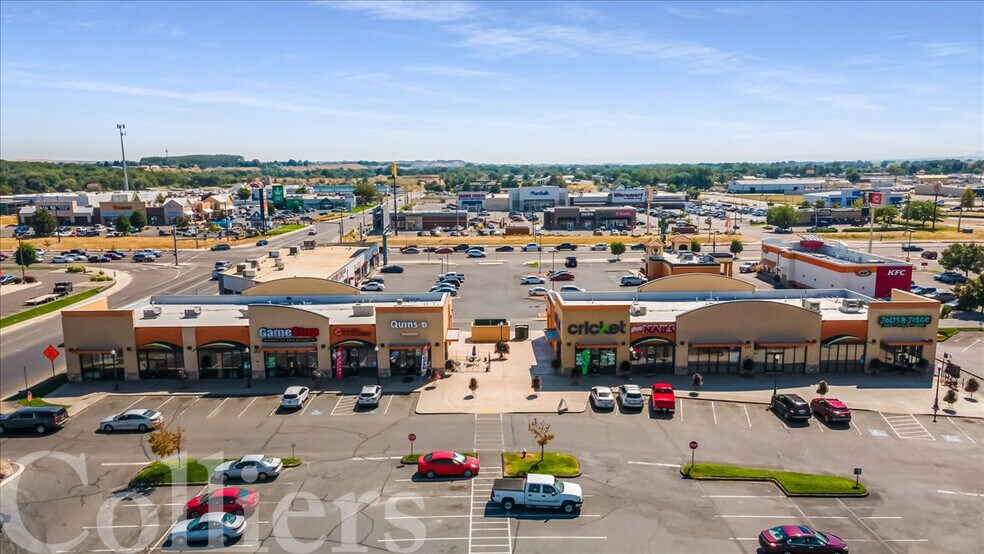 More Photos Of 203 East Ln N, Ontario Unknown For Lease