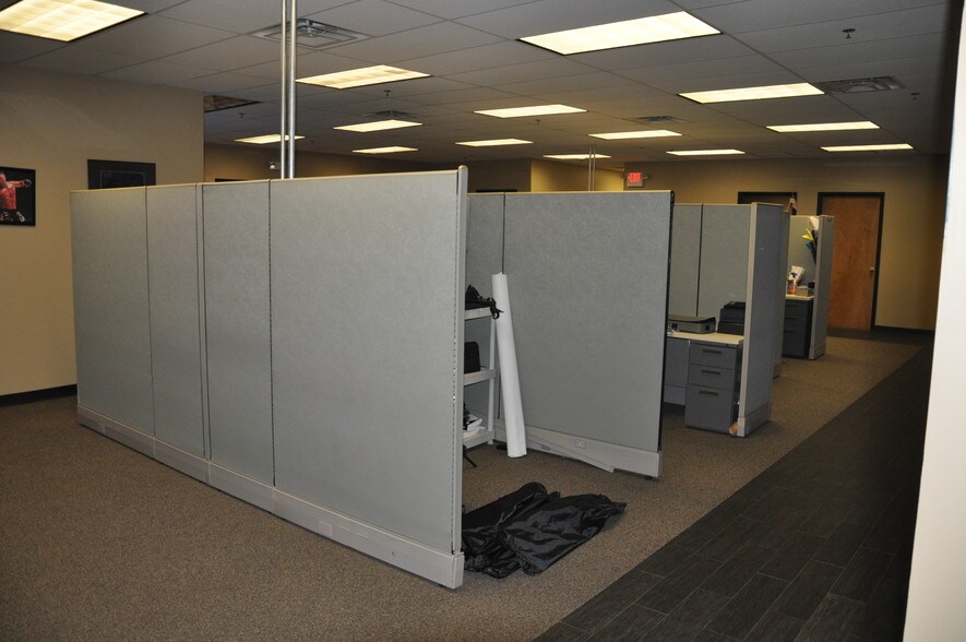 More Photos Of 575-585 Prospect St, Lakewood Warehouse For Lease