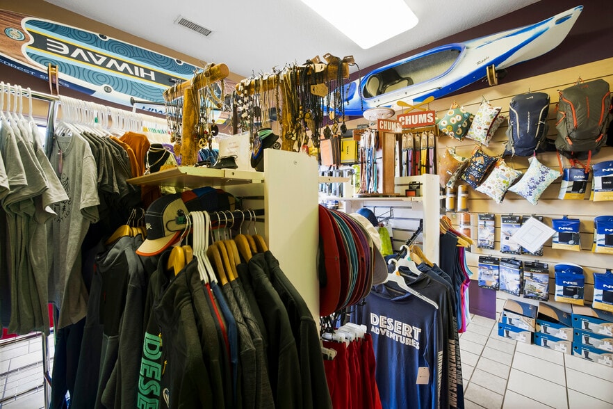 More Photos Of 1633-1651 Boulder City Pky, Boulder City General Retail For Sale