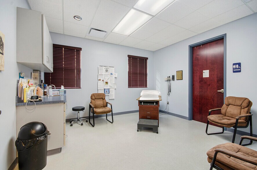 More Photos Of 9475 N Holly Rd, Grand Blanc Medical For Sale