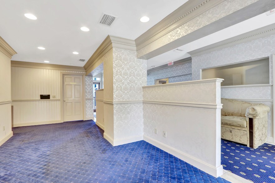 More Photos Of 117 SE Seminole St, Stuart Medical For Sale