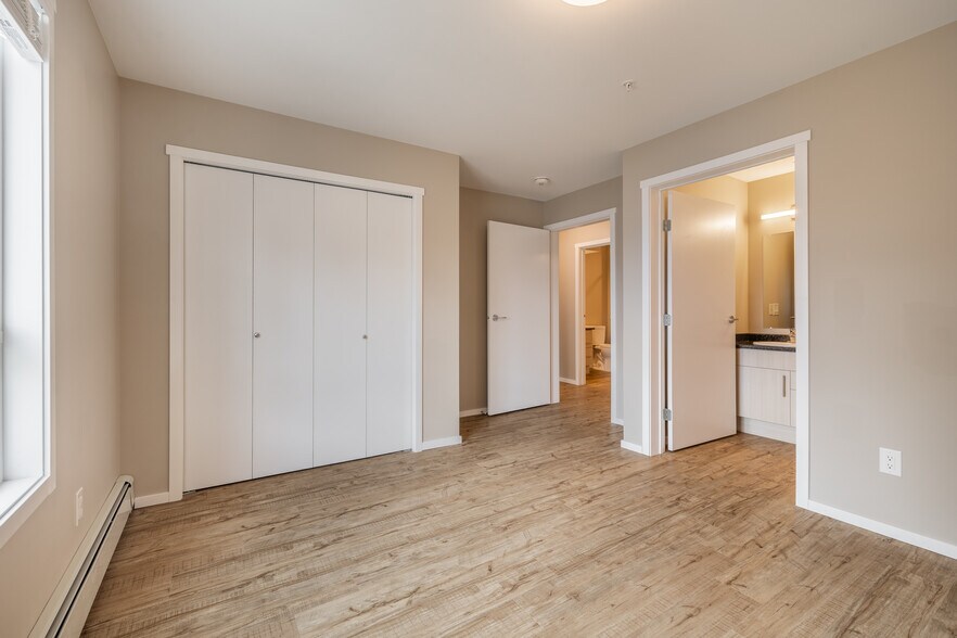 More Photos Of 1070 Noëlla Leclair Way, Ottawa Apartments For Lease