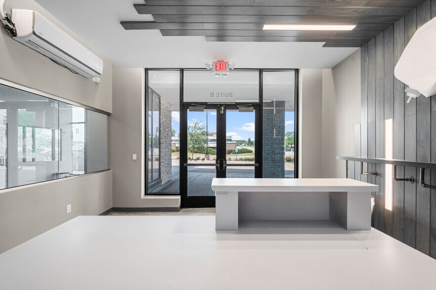 More Photos Of 1700 Plymouth Rd, Minnetonka Apartments For Lease