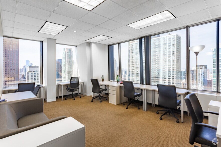 More Photos Of 875 N Michigan Ave, Chicago Coworking Space