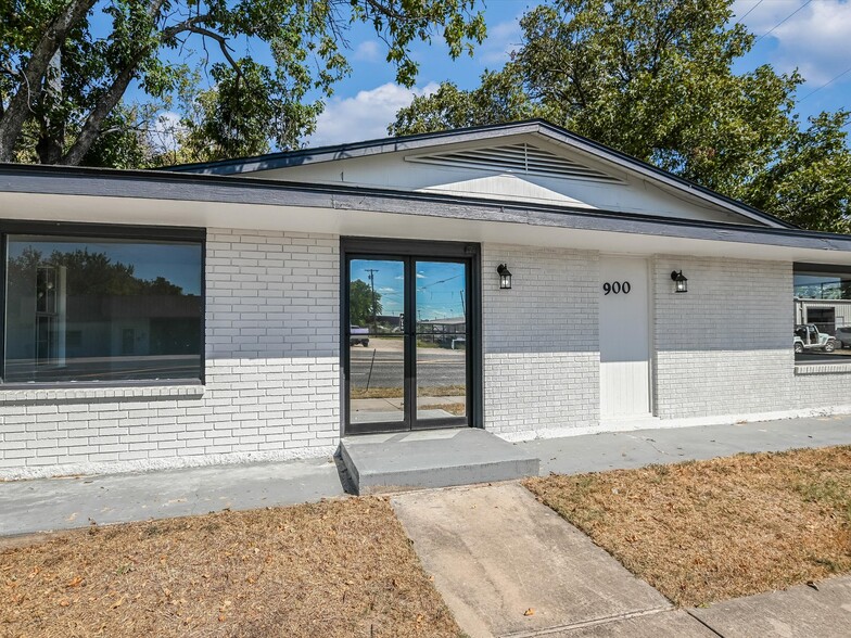 Primary Photo Of 900 W 2nd St, Taylor Office For Sale