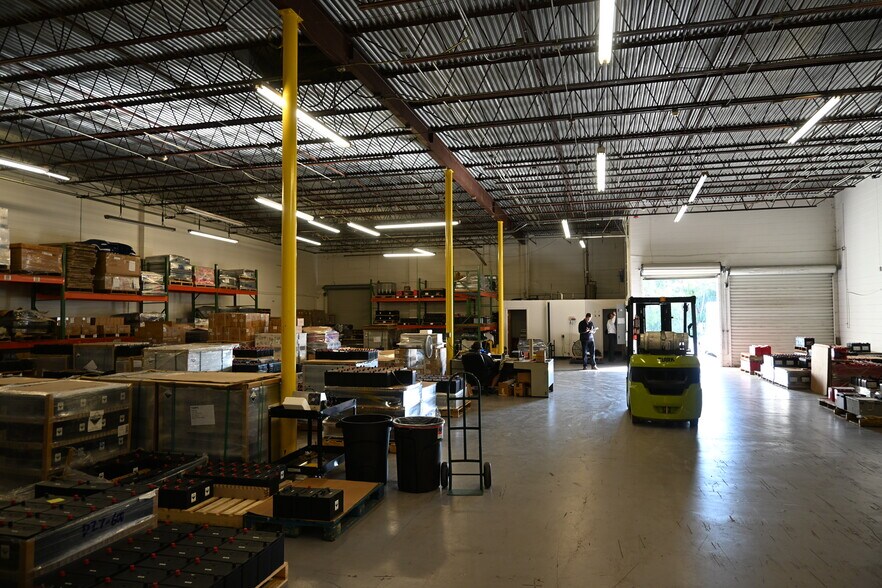 More Photos Of 11801 28th St N, Saint Petersburg Warehouse For Lease