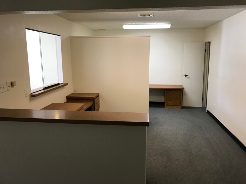 More Photos Of 1827 S Court St, Visalia Medical For Sale
