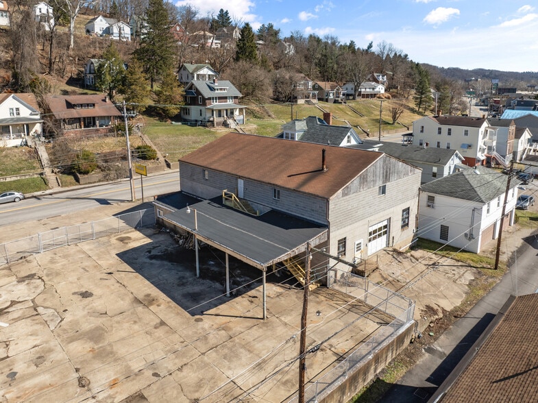 More Photos Of 512 National Rd, Wheeling Flex For Sale