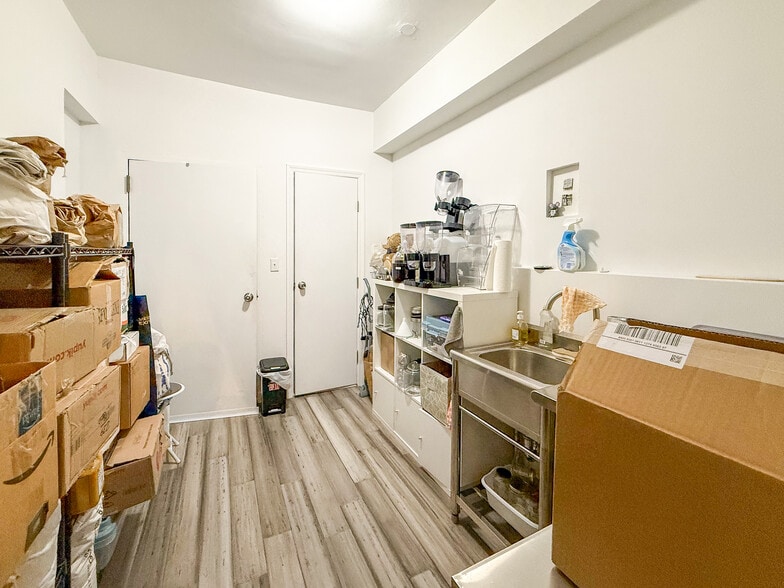 More Photos Of 239 E 80th St, New York Apartments For Lease